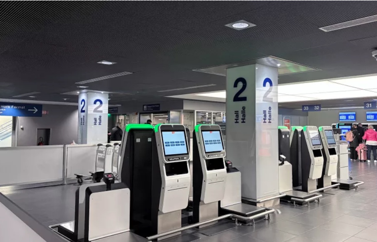Self bag drop  BleMulhouse : l'EuroAirport passe  l're du checkin en  libreservice | Air Journal