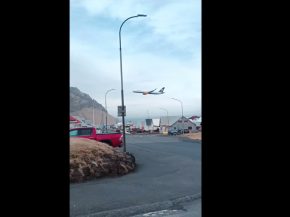 
Un commandant de bord d’Icelandair fait l’objet d’une enquête interne et a été signalé à la police après avoir effect