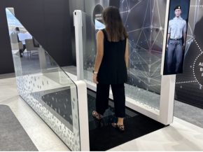 
L’Indonésie devient le premier pays au monde à déployer massivement des couloirs biométriques mobiles dans ses aéroports i