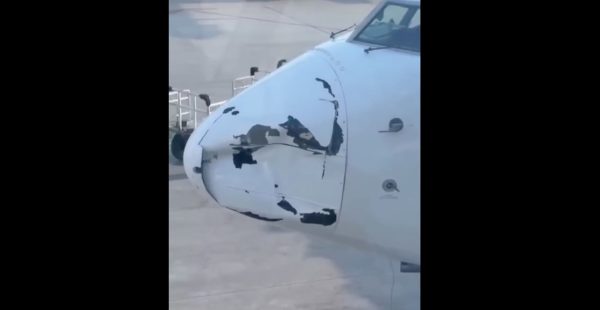 
Un Boeing 737‑800 de Garuda Indonesia a été immobilisé à Pekanbaru, situé sur l’île de Sumatra, après la découverte, 