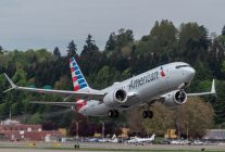 
Boeing et American Airlines ont annoncé avoir mené à bien le premier échange de trains d’atterrissage sur un 737 MAX. Cette