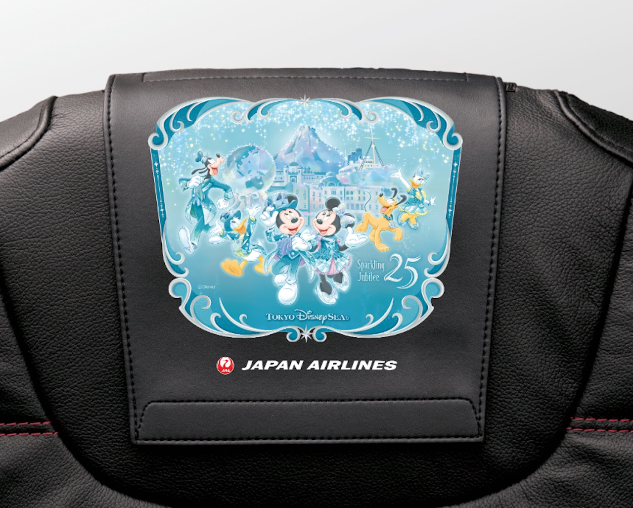Un Boeing 737-800 Japan Airlines aux couleurs du 25ᵉ anniversaire de Tokyo DisneySea 2 Air Journal