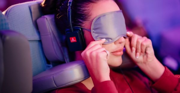 
Emirates a présenté un nouvel appuie-tête baptisé U-Dream, destiné à améliorer le repos des passagers en classe Économie 