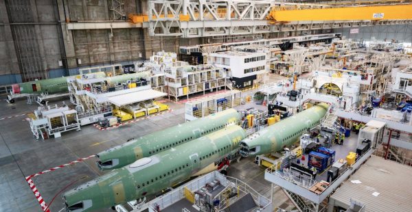 
En inaugurant une deuxième ligne d’assemblage final (FAL) de la famille A320 dans l’ancien hall A380 de Toulouse, Airbus fra