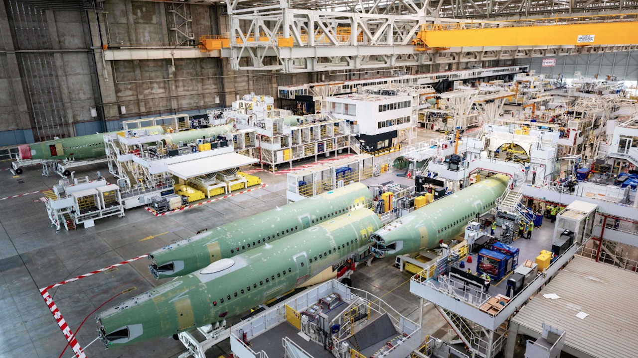 Airbus survole le deuxième trimestre grâce à ses livraisons record