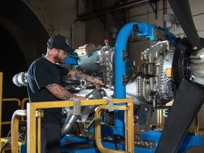 
Pratt & Whitney Canada a annoncé, mardi 21 juillet, le passage à une nouvelle phase de son démonstrateur de vol hybride-é