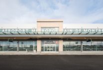 
Avec l’ouverture, le 15 juin, du nouveau terminal de l’Aéroport métropolitain de Montréal (MET), situé à Saint‑Hubert 