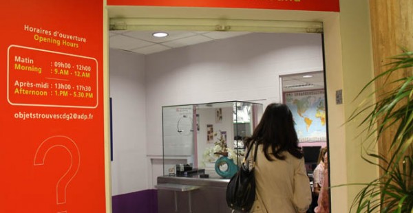 
Les objets retrouvés qui ne sont pas réclamés dans les aéroports français suivent généralement des procédures spécifique