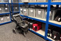 
En 2025, près de 32 000 objets ont été perdus ou abandonnés à Brussels Airport, un record qui reflète la reprise du trafi