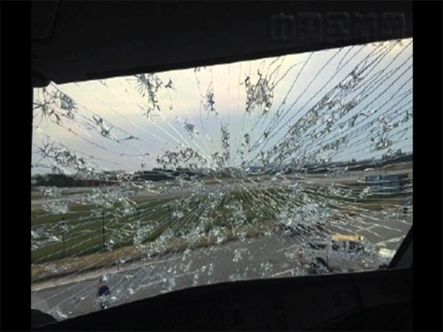 Un avion en Chine forcé à un atterrissage d’urgence après une averse de grêle (photos) 1 Air Journal
