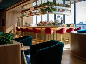 
British Airways franchit une étape majeure dans l’expérience premium offerte à ses clients en inaugurant deux lounges flamba