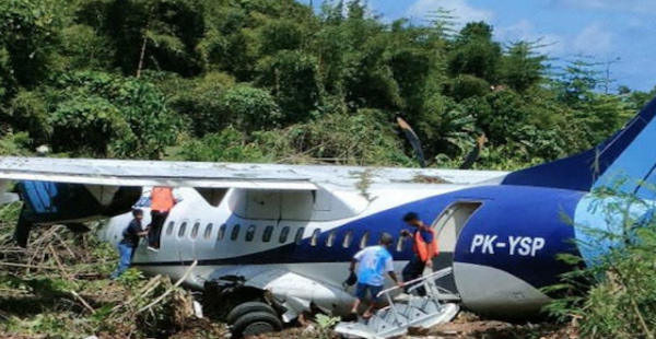 
Le 9 septembre, un ATR de la compagnie Trigana Air, est durement sorti de la piste après un décollage avorté. On déplore troi
