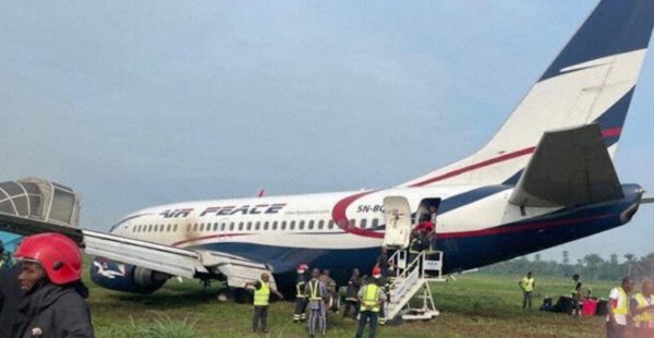 
Deux pilotes de la compagnie nigériane Air Peace ont été contrôlés positifs à l’alcool après la sortie de piste de leur 