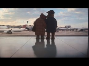 
L’aéroport londonien de Heathrow a décidé de jouer la carte de l’émotion et de la tendresse en accueillant de n