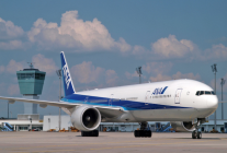 
All Nippon Airways (ANA) entame la phase finale de retrait de son dernier tri-réacteur domestique, le Boeing 777‑300, dont la 