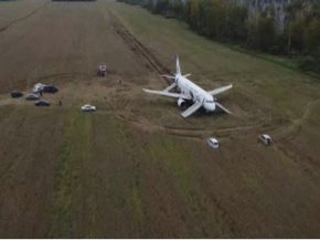 
Ural Airlines envisage de faire revoler l’Airbus A320 qui avait effectué un atterrissage d urgence dans un champ, dans la rég