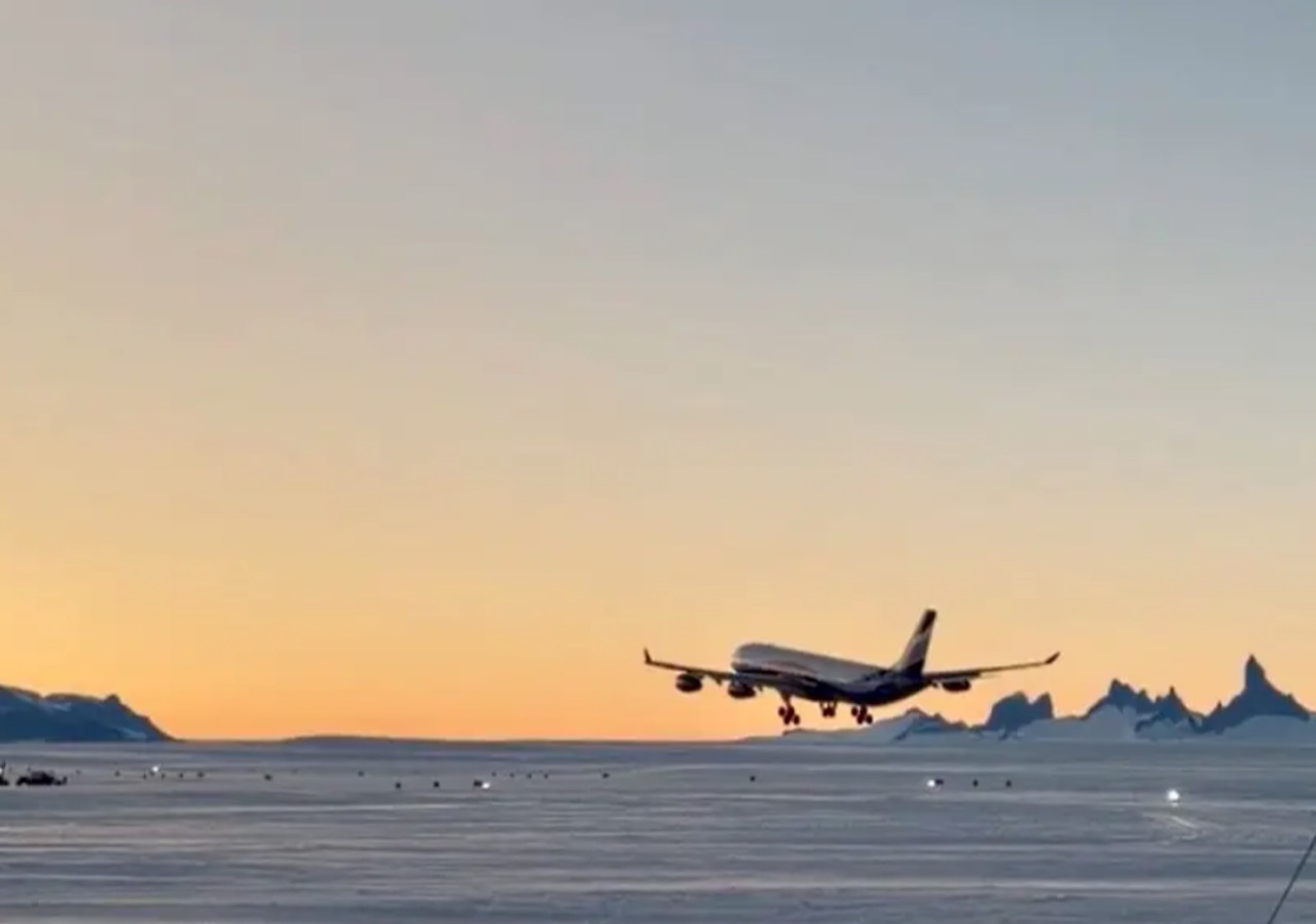 Ciel austral : Hi Fly célèbre cinq ans d’opérations en Airbus A340 en Antarctique 12 Air Journal
