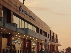 
Avec sa nouvelle campagne de communication, Fraport Grèce met en avant le rôle multiforme des 14 aéroports régionaux qu elle 