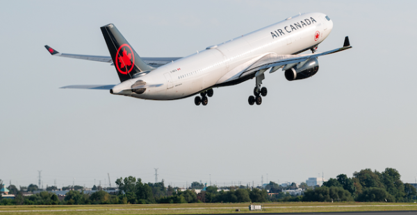 
Plus de 10 000 hôtesses de l air et stewards d’Air Canada se préparent à une grève possible dès la mi-août, après un vot