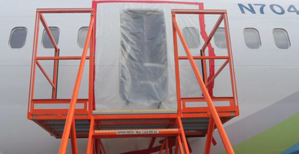 
Le ministère de la Justice aux Etats-Unis enquête sur la perte d’une porte de secours cachée sur le fuselage d un 737 MAX-9 