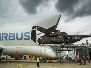 
Airbus Defence and Space a développé et testé un système de chargement pour soulever des cargaisons militaires hors normes da