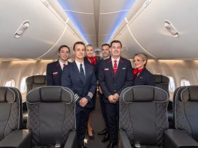 La compagnie britannique Jet2 (Jet2.com) a mis en service son premier Boeing 737-800 entièrement aménagé en classe affaires, av