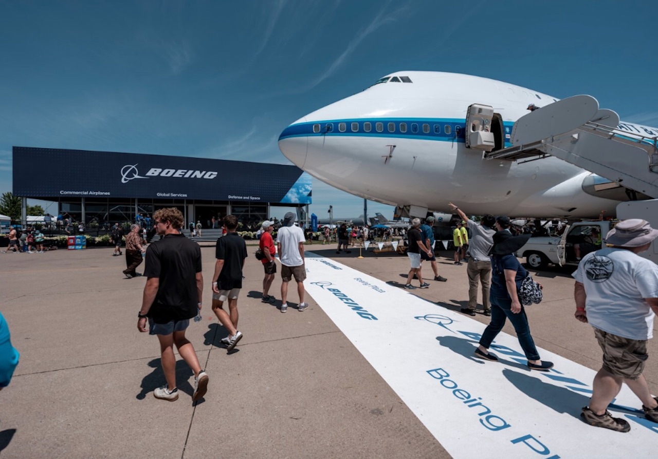 Oshkosh : Boeing réaffirme son soutien à la communauté aéronautique