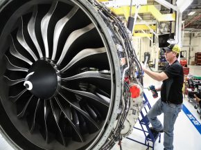 
Le président de Turkish Airlines, Ahmet Bolat, a laissé entendre que la compagnie nationale turque pourrait renoncer à sa comm