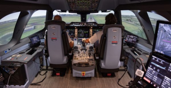 
La compagnie néerlandaise KLM vient de mettre en service le tout premier simulateur d’Airbus A350 jamais installé aux Pays-Ba