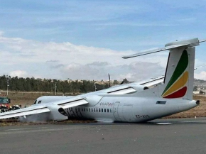 
Un Dash 8-400 d’Ethiopian Airlines a subi une sortie de piste après l effondrement du train d atterrissage lors de l atterriss