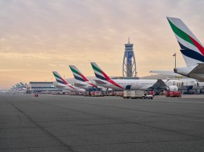 
L’aéroport international de Dubaï (DXB), premier hub mondial pour le trafic international, a enregistré une chute brutale de