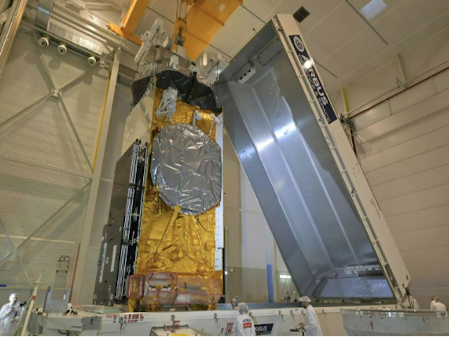 Un BelugaST transporte un satellite construit par Airbus sur un vol transatlantique 26 Air Journal