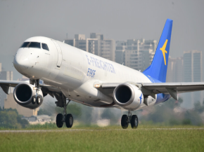 
Le premier E190F, un avion converti du transport de passagers en avion cargo (E-Freighter), a effectué avec succès son premier 