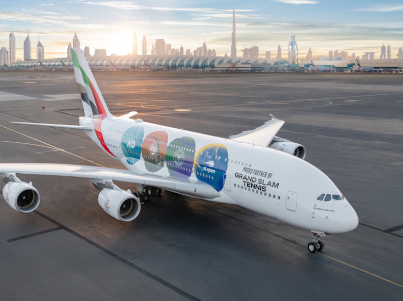 Emirates habille un A380 aux couleurs du Grand Chelem de tennis 1 Air Journal Emirates habille un A380 aux couleurs du Grand Chelem de tennis 1 Air Journal