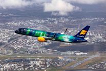 
Le dimanche 12 octobre 2025, Icelandair a organisé un vol commémoratif exceptionnel pour dire adieu à son Boeing 757   Hekla 