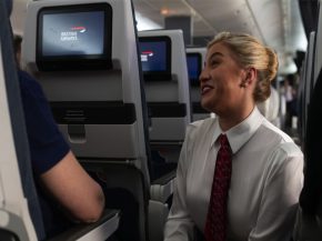 
British Airways a décidé de fait marche arrière après avoir recommandé aux hôtesses de l air quels soutiens-gorge porter da