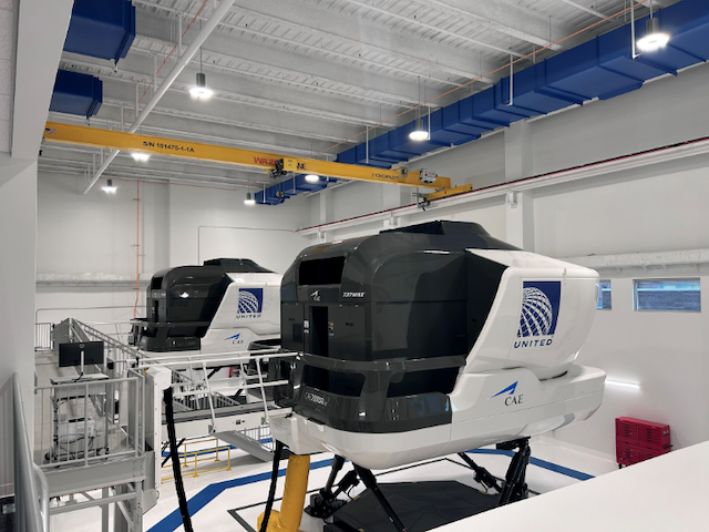 United agrandit le plus grand centre de formation au pilotage au monde