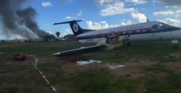 
Une situation insolite s est produite sur la piste d atterrissage de Kikoboga, en Tanzanie, le 28 novembre dernier. En quelques h