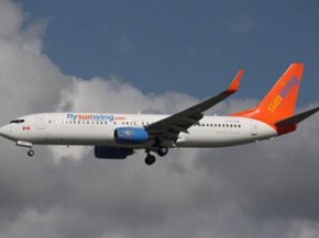 
Après avoir organisé une fête à bord de leur vol à l aller au mépris des règles sanitaires, des Canadiens sont bloqués au