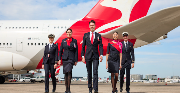 
La compagnie aérienne nationale australienne Qantas Airways (QF) a lancé une refonte complète de son uniforme, marquant sa pre