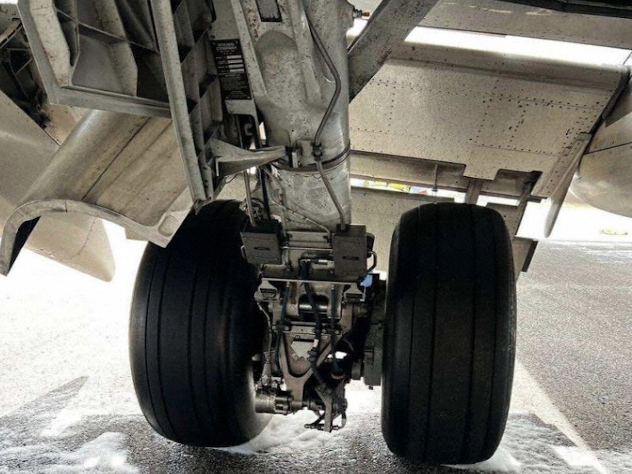 Un Boeing 737-800 de WestJet subit des dommages lors d'un atterrissage brutal à Saint-Martin 44 Air Journal