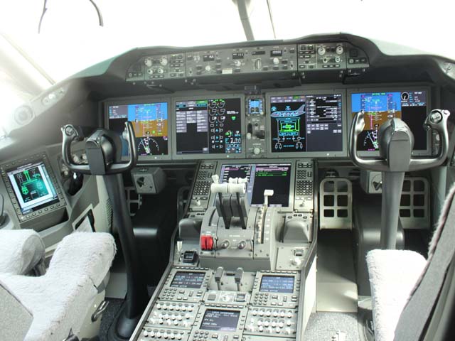 Air-journal_cockpit 787