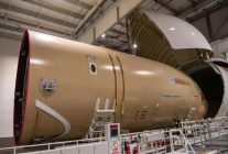 
Airbus a officiellement entamé l’assemblage du très attendu A350 Freighter, avec l’arrivée à Toulouse des premières