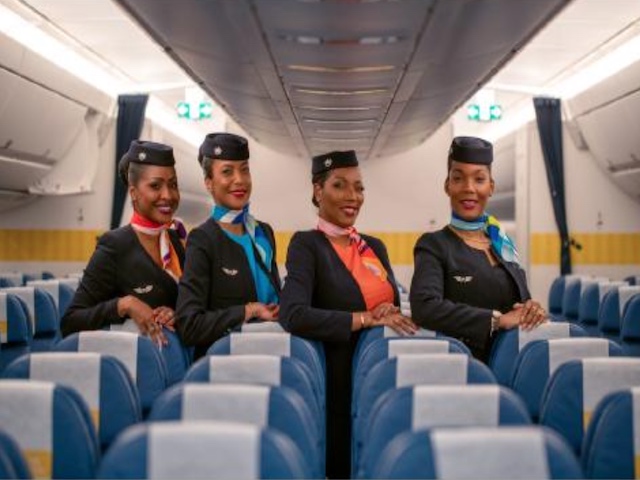 Air Caraïbes déploie ses nouveaux uniformes signés Paul & Joe ce 9 septembre 2 Air Journal