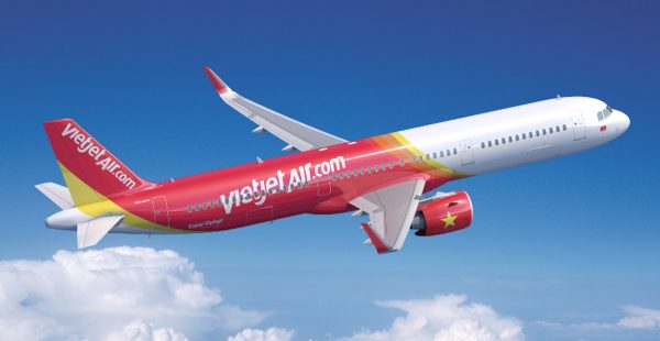 
Vietjet, première compagnie aérienne privée low cost du Vietnam, a officialisé le 30 octobre 2025 une commande ferme de 100 A