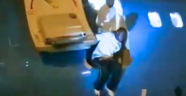 
Des passagers d’un vol Air Congo ont été contraints de sauter depuis la porte avant d’un Boeing 737‑800 à l’aéroport 