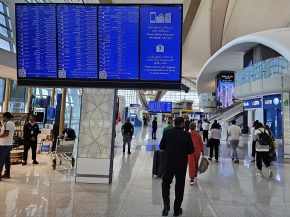 
Entre le 1er janvier et le 30 juin 2025, plus de 15,8 millions de passagers ont transité par les aéroports d Abou Dhabi, soit u