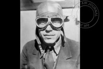 
Histoire de l’aviation – 6 mars 1928. Parti de Long-Island, le 5 mars 1928, le riche pilote Charles-A. Levine se pose en ce