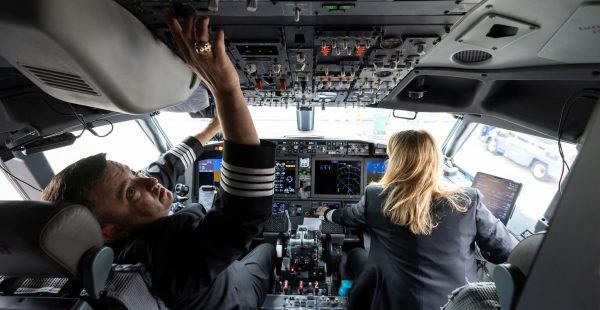 
Les salaires des commandants de bord des grandes compagnies aériennes américaines sur les vols long-courriers atteignent désor