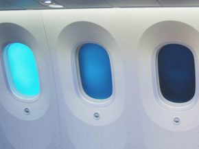 Gentex a annoncé hier qu’Airbus allait adopter ses hublots électro-chromiques et les proposer en option aux compagnies aérien
